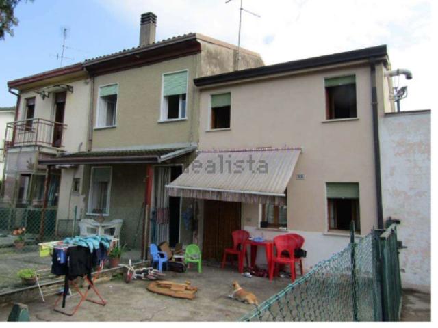 Case e ville in vendita di 99 m² in Via Borgonovo
