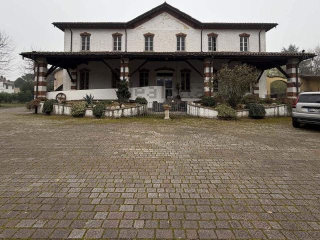 Case e ville in vendita di 1000 m²