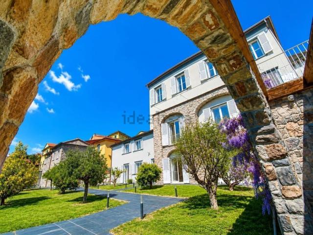 Case e ville in vendita di 1000 m²
