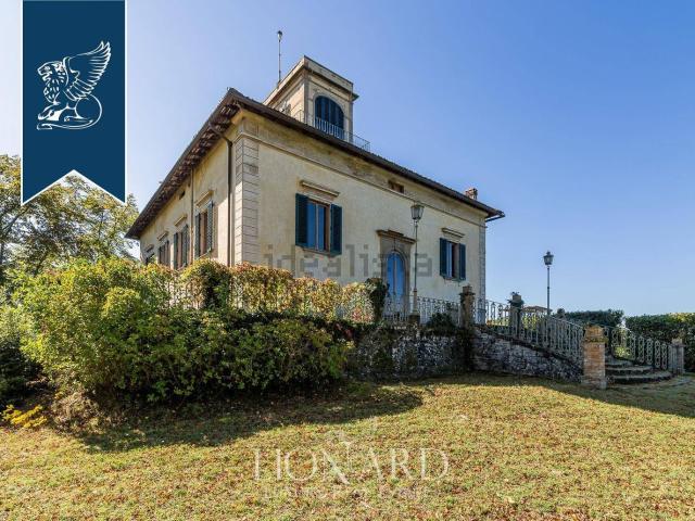 Case e ville in vendita di 1000 m²