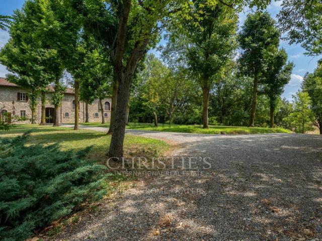 Case e ville in vendita di 1000 m²