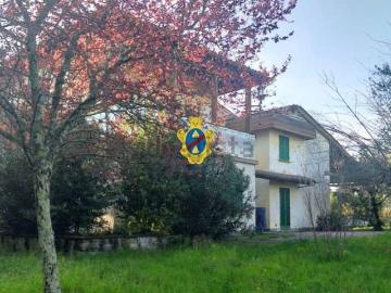 Case e ville in vendita di 1000 m²