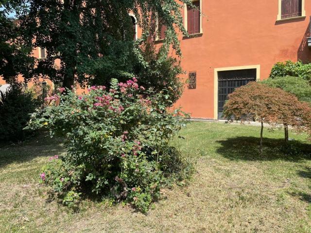 Case e ville in vendita di 1000 m²