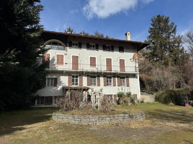 Case e ville in vendita di 1000 m²