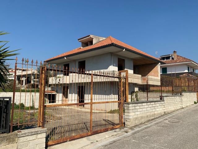 Case e ville in vendita di 1000 m² in Frazione Cupa