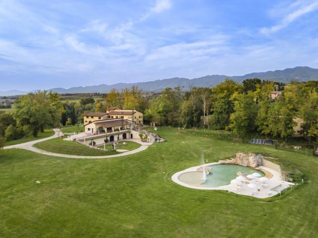 Case e ville in vendita di 1000 m² in Località Piazzano