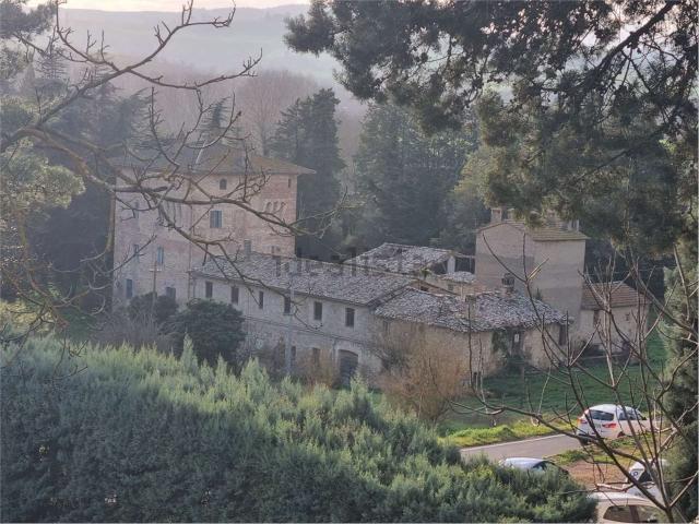Case e ville in vendita di 1000 m² in Via A. Balucani