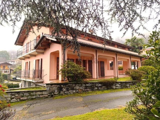 Case e ville in vendita di 1000 m² in Strada Vecchia per Passera, 44
