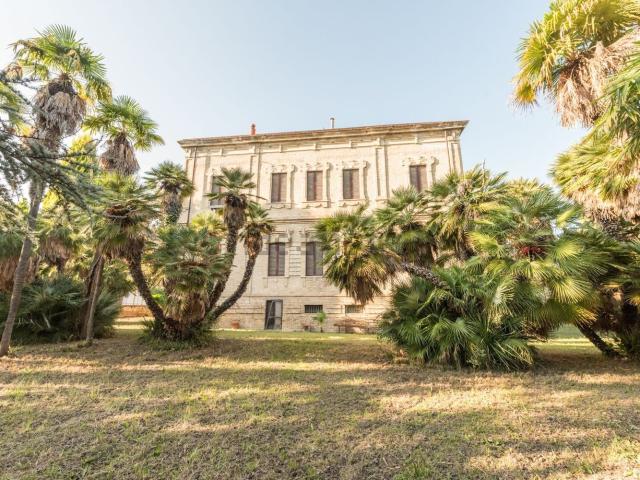Case e ville in vendita di 1000 m² in Via Nazionale, 63