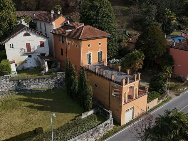 Case e ville in vendita di 1000 m² in Via Novara, 21