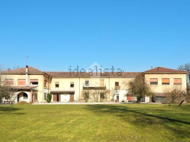 Case e ville in vendita di 1000 m² in Via delle Barricate, 4