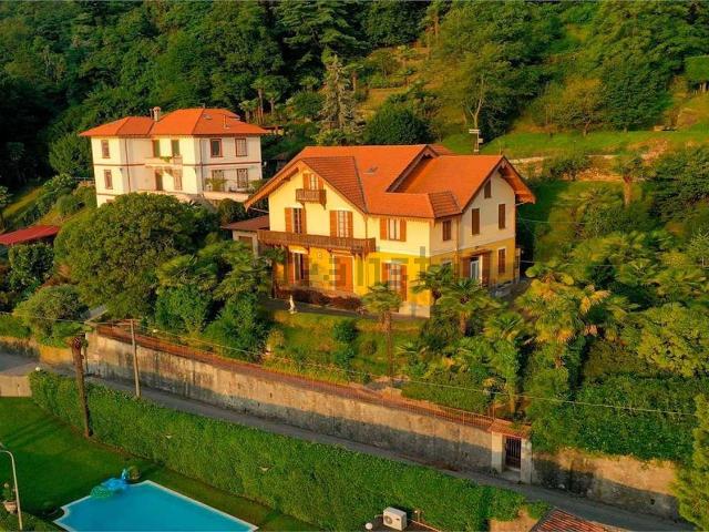 Case e ville in vendita di 1000 m² in Via Lago