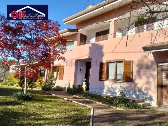 Case e ville in vendita di 1000 m² in Via Piantella