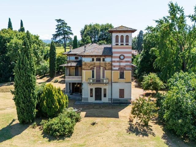 Case e ville in vendita di 1000 m² in Via Selciata