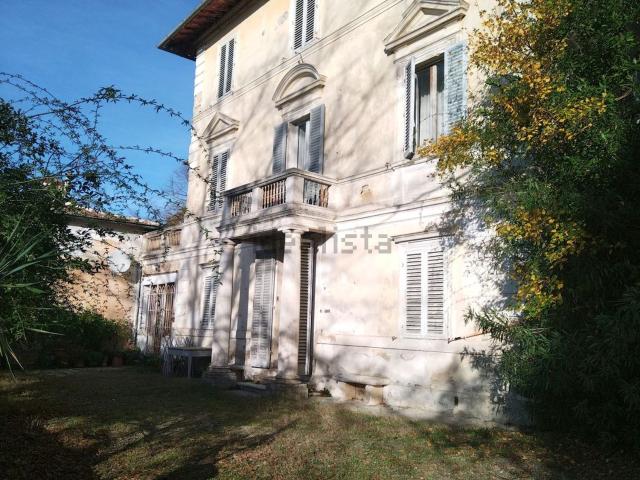 Case e ville in vendita di 1000 m² in Viale Giovanni Paolo II