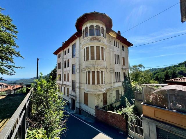 Case e ville in vendita di 1002 m² in Via Roma, 9