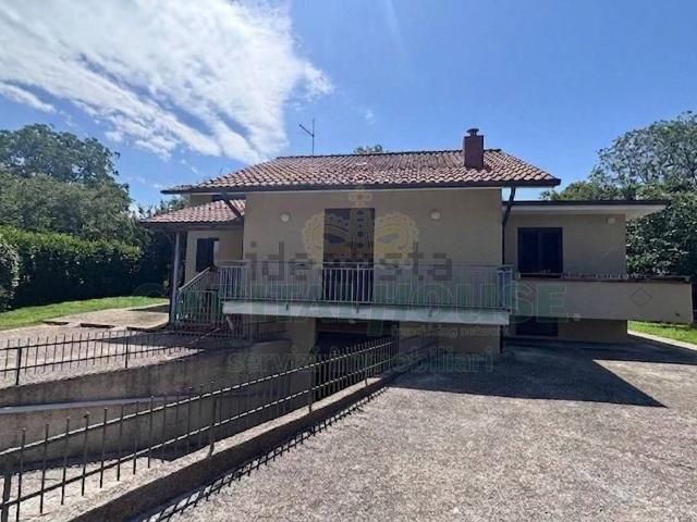 Case e ville in vendita di 100 m²