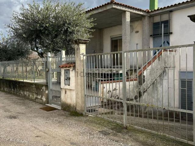 Case e ville in vendita di 100 m² in Via Cerreto