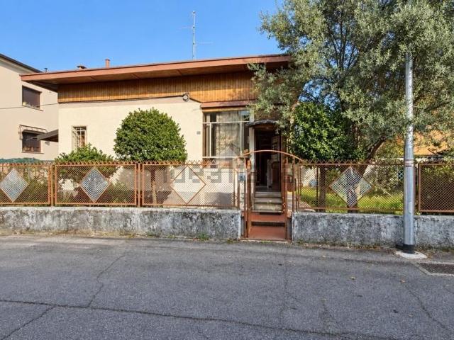 Case e ville in vendita di 100 m² in Via Padova, 8
