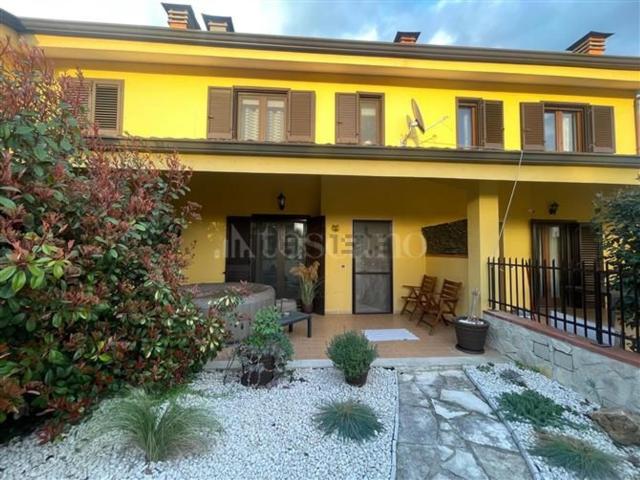 Case e ville in vendita di 100 m² in Viale Cavour