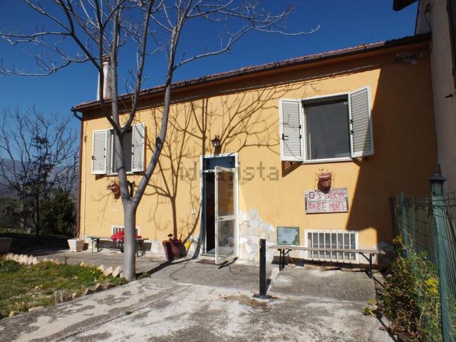 Case e ville in vendita di 100 m² in Strada senza nome