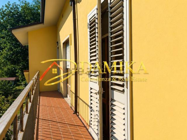 Case e ville in vendita di 101 m² in Via dei Borghi, 382
