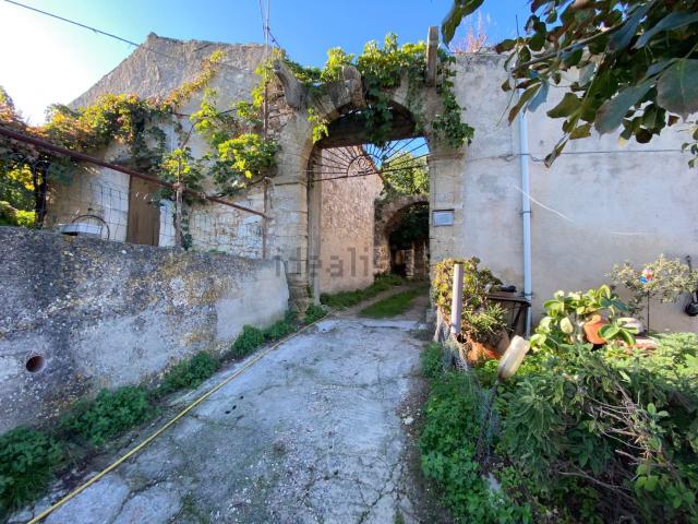 Case e ville in vendita di 101 m² in Contrada pilato
