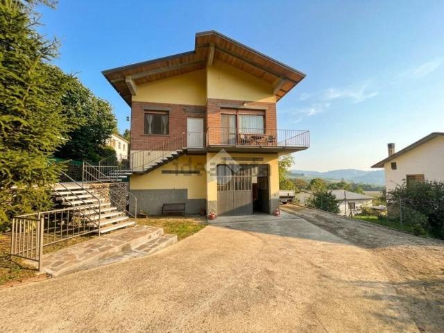 Case e ville in vendita di 101 m² in Strada Ripa Pavone, 1