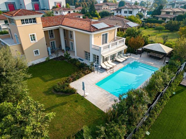 Case e ville in vendita di 1024 m² in Via San Donato