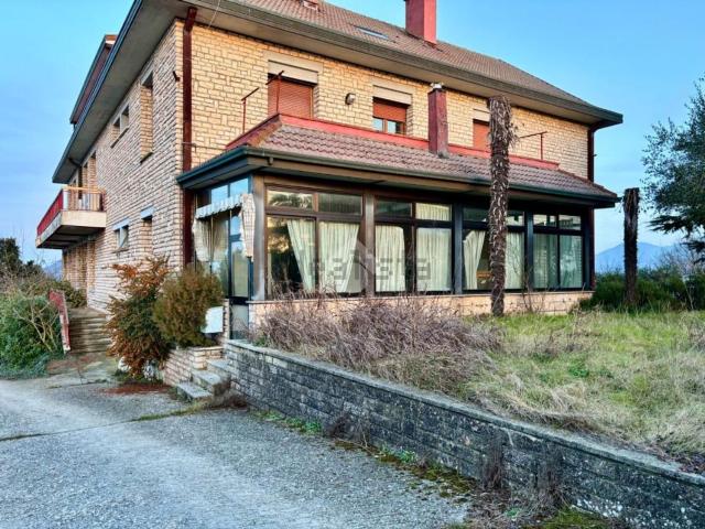 Case e ville in vendita di 1020 m² in Via Melia