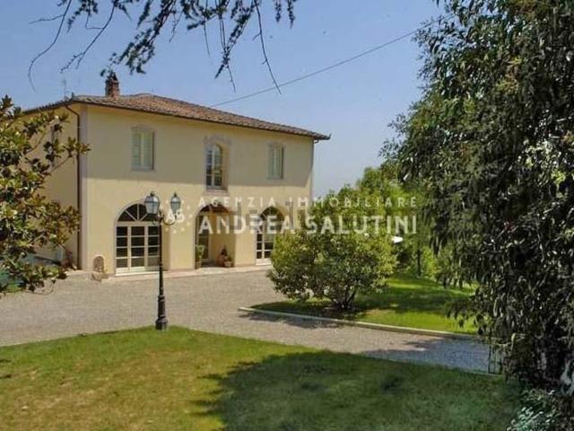 Case e ville in vendita di 1020 m² in Via Giovan Battista Landeschi