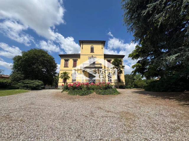 Case e ville in vendita di 1023 m² in Via Roma