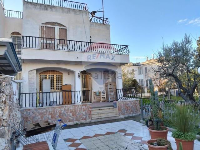 Case e ville in vendita di 102 m² in Viale delle Rose