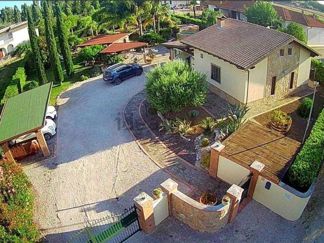 Case e ville in vendita di 102 m² in Strada Nascosa