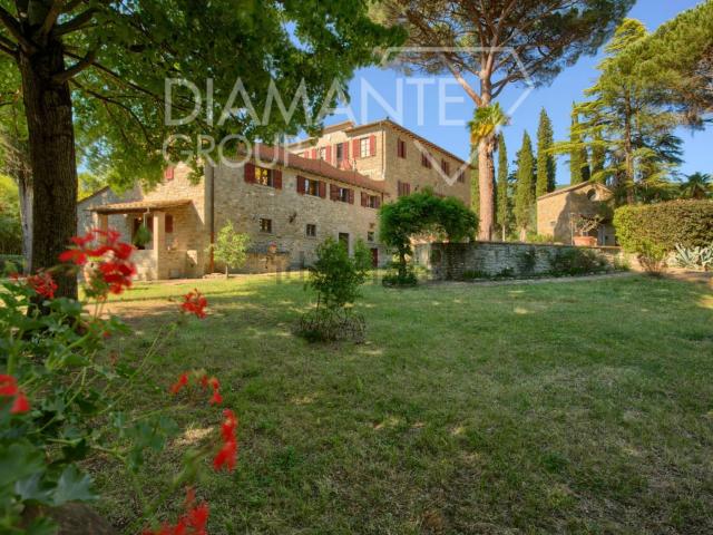 Case e ville in vendita di 1038 m² in Località Montanare