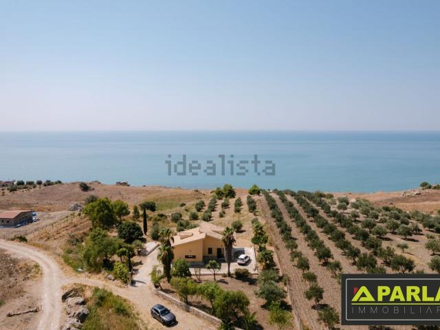 Case e ville in vendita di 10330 m² in Contrada ciotta