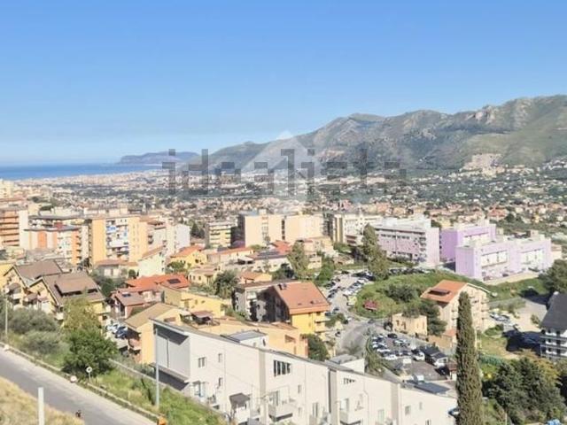 Case e ville in vendita di 103 m² in Via del Monte, 44