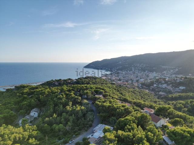 Case e ville in vendita di 103 m² in Via Soprana, 3