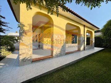 Case e ville in vendita di 103 m² in Viale Teocrito