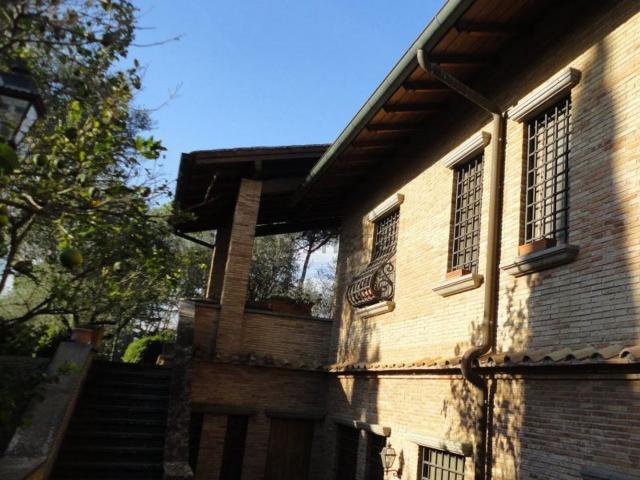 Case e ville in vendita di 1040 m² in Largo Olgiata, 15