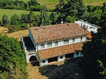 Case e ville in vendita di 1043 m² in Via Puglie