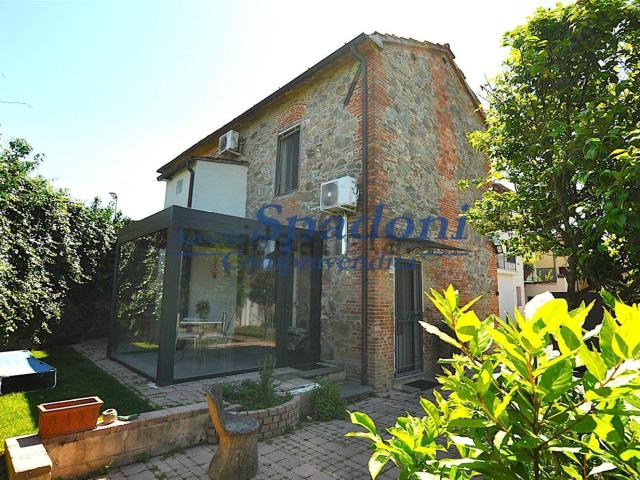 Case e ville in vendita di 104 m²
