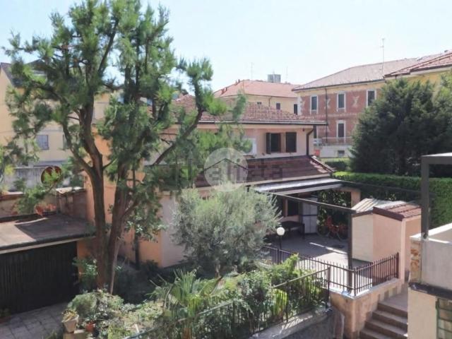 Case e ville in vendita di 104 m² in Via Edmondo de Amicis, 31