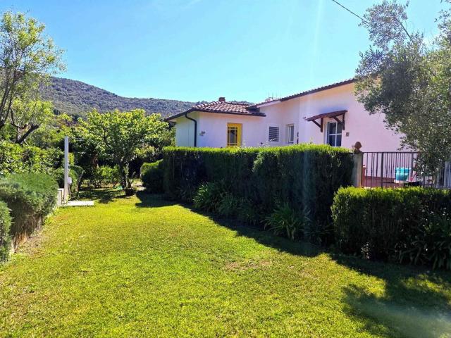 Case e ville in vendita di 104 m² in Via Santo Stefano