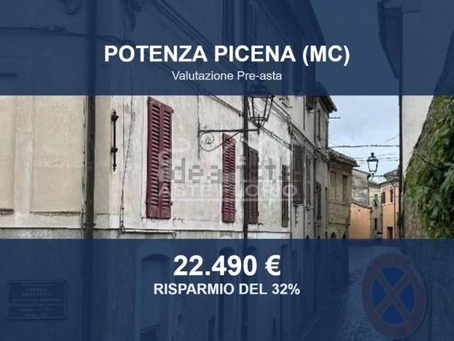 Case e ville in vendita di 104 m² in Via Santa Croce, 70