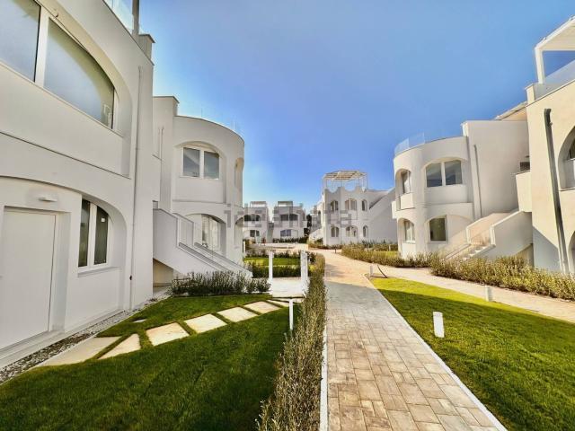 Case e ville in vendita di 104 m² in Strada Provinciale Numana Scossicci Porto Recanati, 214