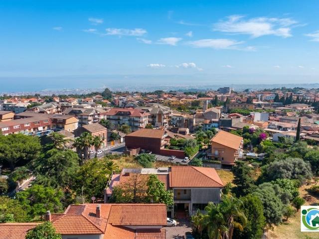 Case e ville in vendita di 1056 m² in Via Roma, 29