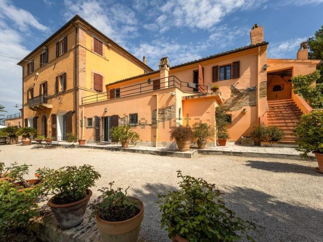 Case e ville in vendita di 1050 m² in Contrada Ciafone