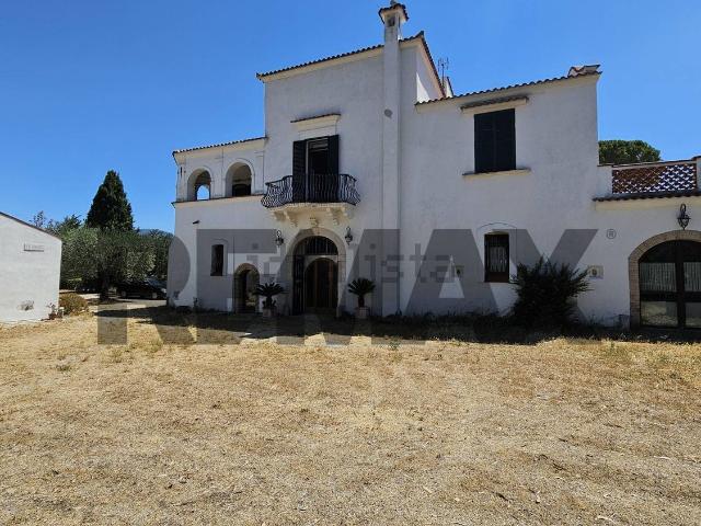 Case e ville in vendita di 1053 m² in Contrada Cruste