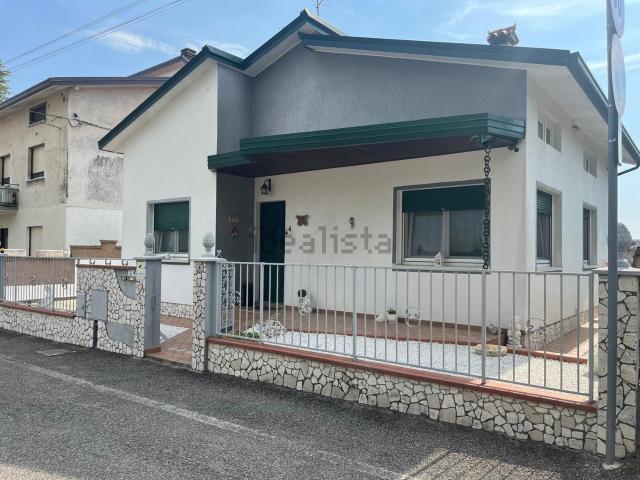 Case e ville in vendita di 105 m²